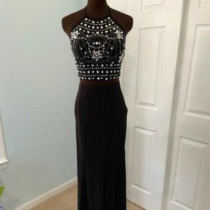 Black 2-piece Knit Beaded Prom/Formal Gown Size 5/6